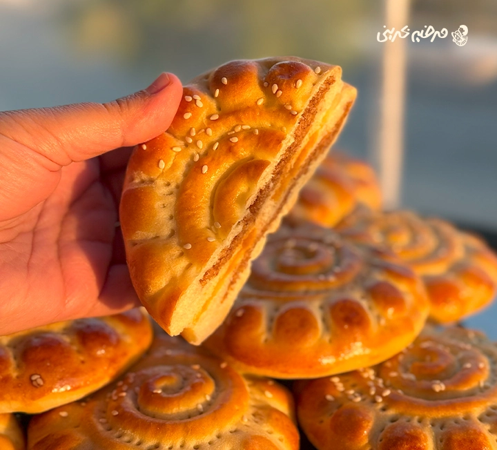 طرز تهیه کلوچه فومن اصیل با دستور حرفه ای خانگی